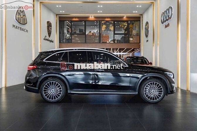 Mercedes Benz GLC 300 4Matic 2023 - 2 Tỷ 399 Triệu