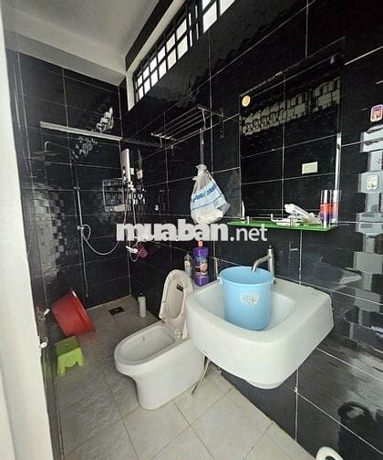 Bán nhà 1 trệt 2 lầu cạnh siêu thị Coopmart, đường Trưng Nữ Vương, VL