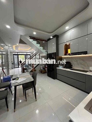 Chính chủ cho thuê nhà HXT 134 Thành Thái P12 Q10, dt: 4,3x16,5m 3L ST