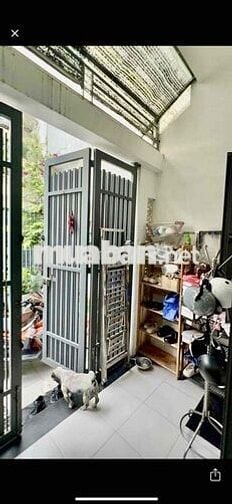 🏠 Nhà cho thuê p4q8 hẻm xe hơi 🚘🚘 4 chỗ vào được  thích hợp  kinh doan