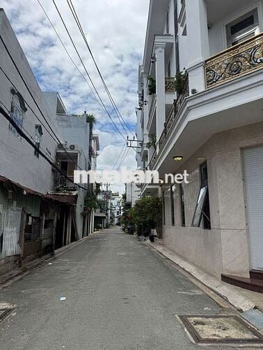 BÁN NHÀ 2 LẦU SÂN THƯỢNG NGAY VƯỜN LÀI, HẺM XE HƠI, CHỈ 4.55 TỶ
