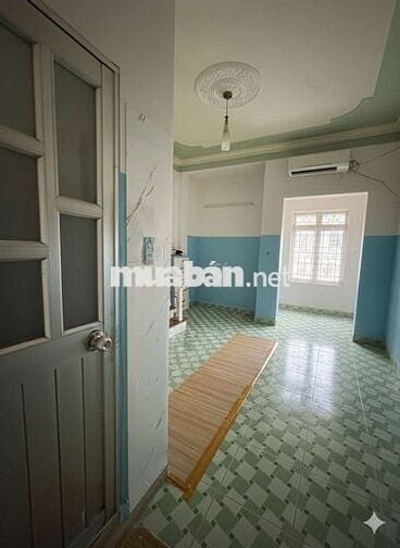 BÁN NHÀ 2 LẦU SÂN THƯỢNG NGAY VƯỜN LÀI, HẺM XE HƠI, CHỈ 4.55 TỶ