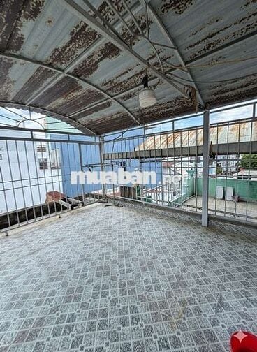 BÁN NHÀ 2 LẦU SÂN THƯỢNG NGAY VƯỜN LÀI, HẺM XE HƠI, CHỈ 4.55 TỶ