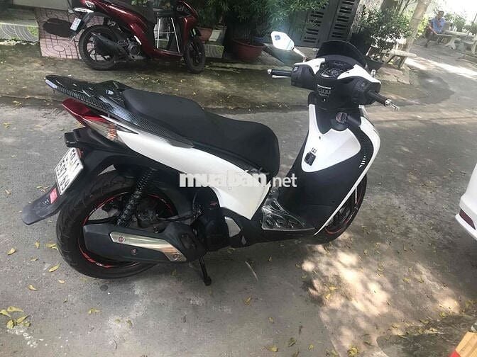 XE GIA ĐÌNH SỬ DỤNG SH150i-ÁO Ý-KHÓA SMAKEY