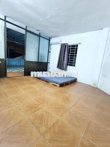 Nguyên lầu 2 có sân 2pn full nội thất và phòng lầu 1