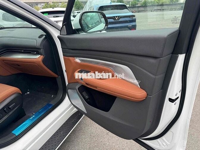 VinFast VF9 2025 Plus sx 2025 mua pin