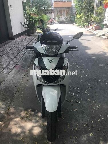 XE GIA ĐÌNH SỬ DỤNG SH150i-ÁO Ý-KHÓA SMAKEY