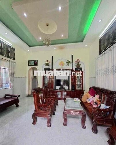 Nhà vườn Bình Chánh 200m2, mặt tiền nhựa, SHR chỉ 780 Triệu