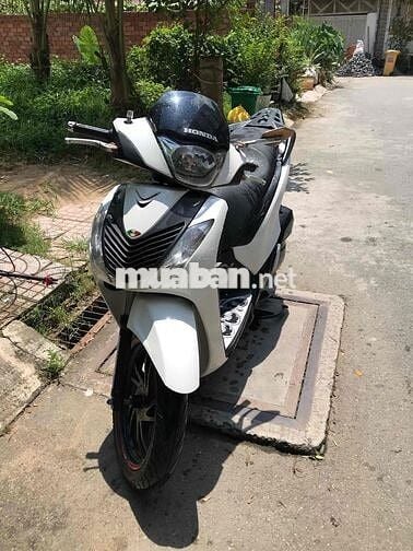 XE GIA ĐÌNH SỬ DỤNG SH150i-ÁO Ý-KHÓA SMAKEY