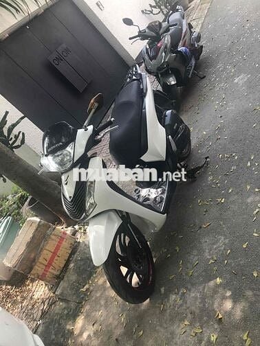 XE GIA ĐÌNH SỬ DỤNG SH150i-ÁO Ý-KHÓA SMAKEY