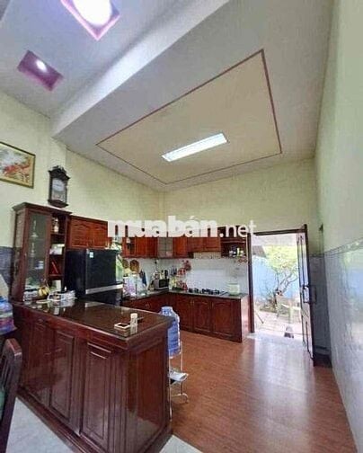 Nhà vườn Bình Chánh 200m2, mặt tiền nhựa, SHR chỉ 780 Triệu