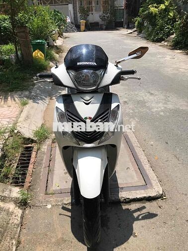 XE GIA ĐÌNH SỬ DỤNG SH150i-ÁO Ý-KHÓA SMAKEY