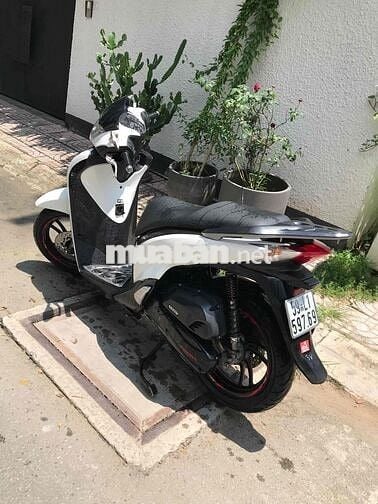 XE GIA ĐÌNH SỬ DỤNG SH150i-ÁO Ý-KHÓA SMAKEY