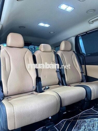 Kia Carnival 2022 2.2D Premium 8 chỗ Cực đẹp