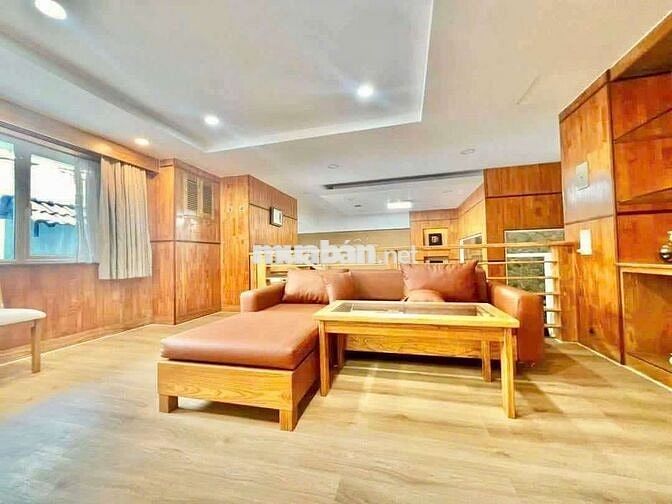 Biệt Thự : Full Nội Thất Cao Cấp , 3 Tầng Mới Đẹp