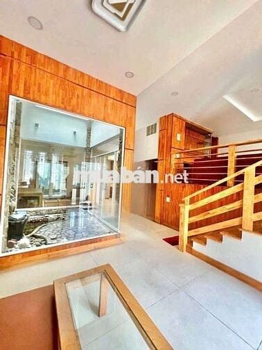 Biệt Thự : Full Nội Thất Cao Cấp , 3 Tầng Mới Đẹp