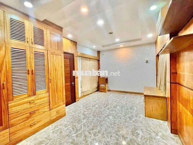 Biệt Thự : Full Nội Thất Cao Cấp , 3 Tầng Mới Đẹp