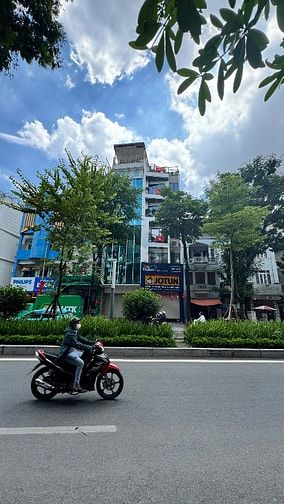 Mặt Phố Kim Mã - Vỉa Hè 10m - Đầu Tư Kinh Doanh Bất Chấp 55M2 x 19 Tỷ. Mặt Phố Kim Mã - Vỉa Hè 10m - Đầu Tư Kinh Doanh Bất Chấp 55M2 x 19 Tỷ.