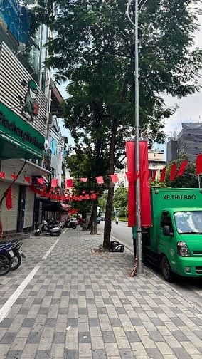 Mặt Phố Kim Mã - Vỉa Hè 10m - Đầu Tư Kinh Doanh Bất Chấp 55M2 x 19 Tỷ.