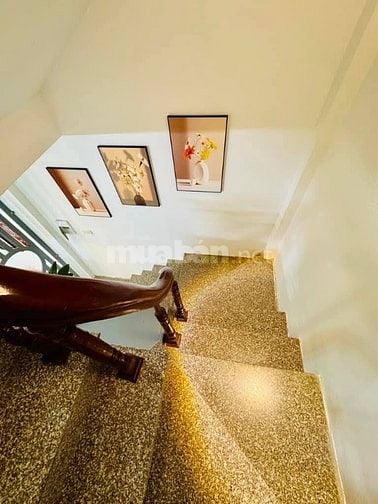 Siêu Phẩm Trong Tầm Giá Phố Bồ Đề Chỉ Xách Vali Về ở 5 tầng hơn 7 tỷ