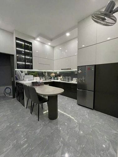 Bán nhà đáo hạn gấp Yên Thế-P2-Tân Bình, 54m², hẻm 6m rộng, giá 2,4 tỷ