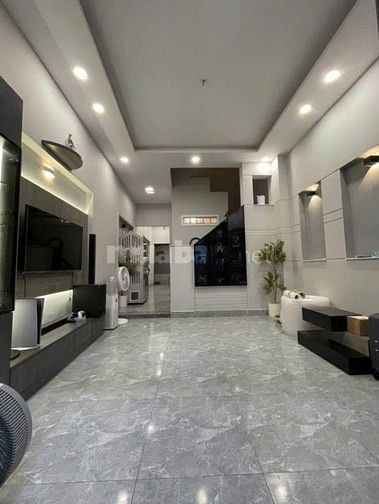 Bán nhà đáo hạn gấp Yên Thế-P2-Tân Bình, 54m², hẻm 6m rộng, giá 2,4 tỷ