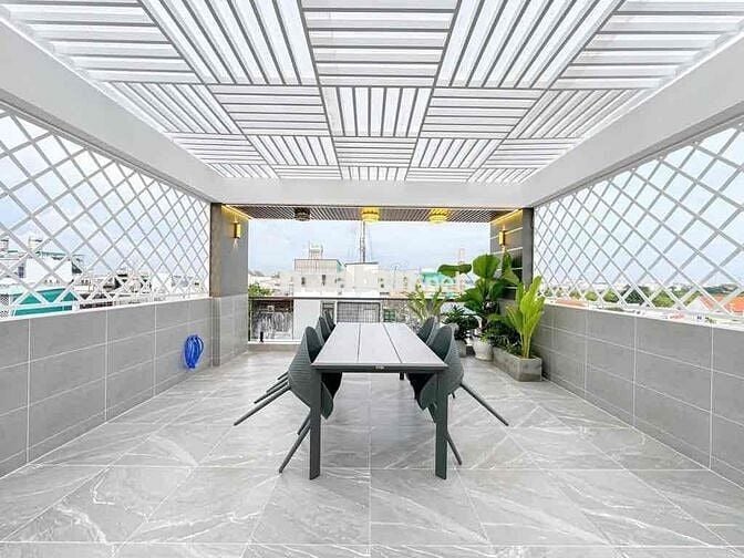 SIÊU PHẨM!!! NHÀ MỚI NHÀ BÈ, DỌN VÀO Ở NGAY, 4 TẦNG, THANG MÁY TRONG N