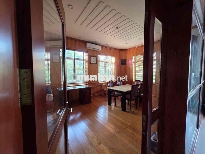 Cho thuê biệt thự lô góc Chánh Nghĩa, Thủ Dầu Một - Diện tích: 15 x 20