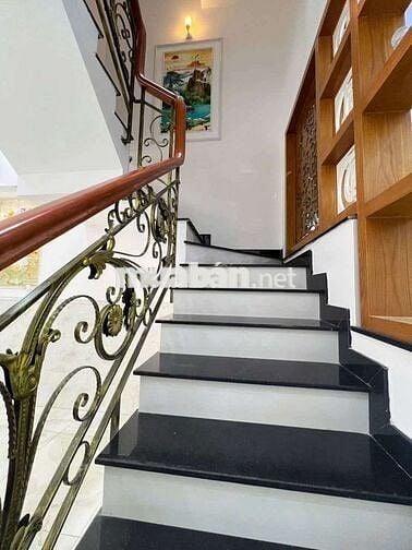 Cần bán Nhà mt kinh doanh đa ngành nghề khu đang phát triển mạnh
