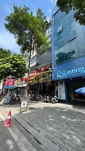 Mặt Phố Linh Lang - Đoạn Đẹp Nhất Vỉa Hè 7m - 7 Tầng Nhật Thuê 720tr