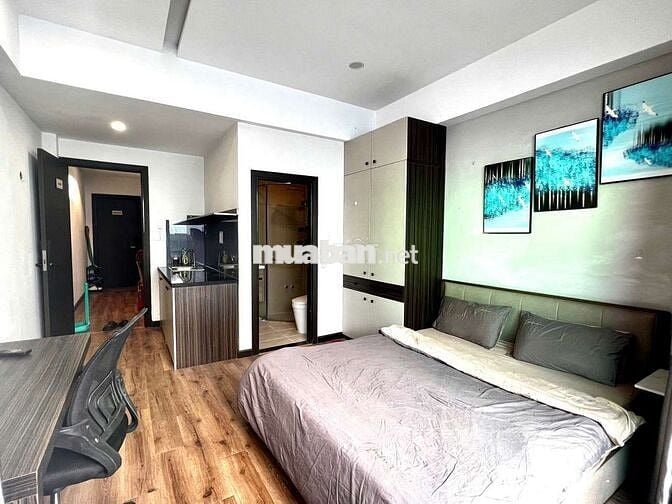 Căn hộ thang máy, ban công full nội thất gần Ngã Tư Phú Nhuận.
