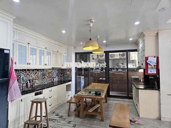 CẦN BÁN - CĂN HỘ CHUNG CƯ CAO CẤP - DT 146m2 - 3 PN - 2 Wc - GIÁ TỐT