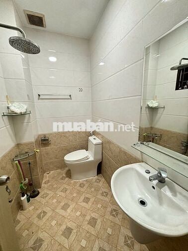 Cực Hiếm! Bán Gấp Nhà MTKD 2 Tầng 40m2- Ngay Phan Đăng Lưu- Nhỉnh 6 tỷ