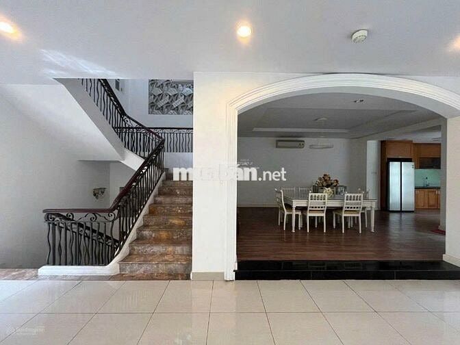 BIỆT THỰ SÂN VƯỜN, CÓ HỒ BƠI - Phùng Khắc Khoan, Quận 1 - DT 18x25m