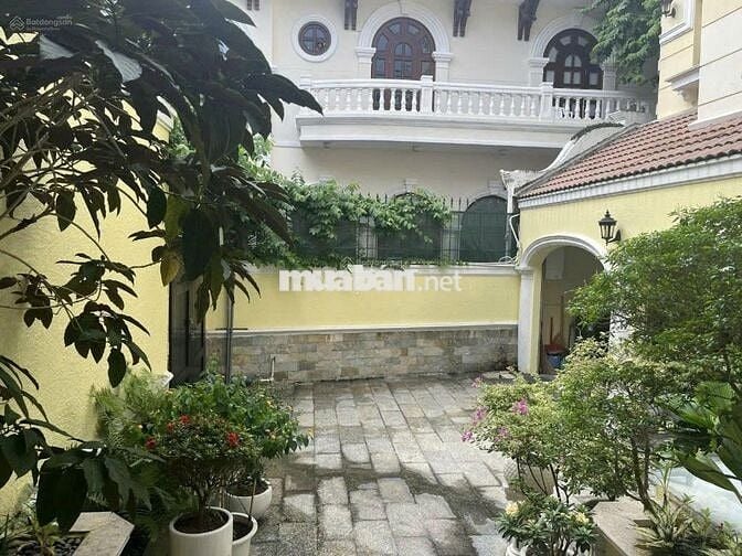 BIỆT THỰ SÂN VƯỜN, CÓ HỒ BƠI - Phùng Khắc Khoan, Quận 1 - DT 18x25m