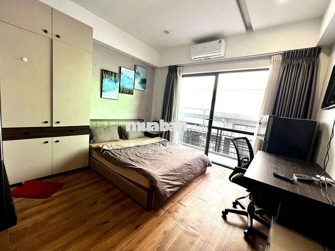Căn hộ thang máy, ban công full nội thất gần Ngã Tư Phú Nhuận.