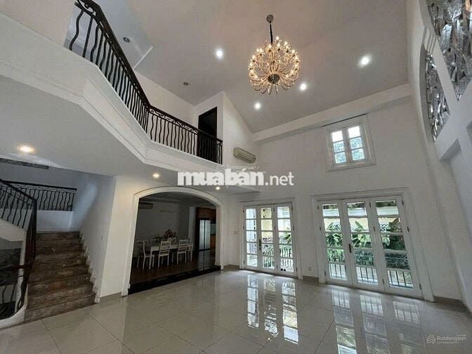BIỆT THỰ SÂN VƯỜN, CÓ HỒ BƠI - Phùng Khắc Khoan, Quận 1 - DT 18x25m