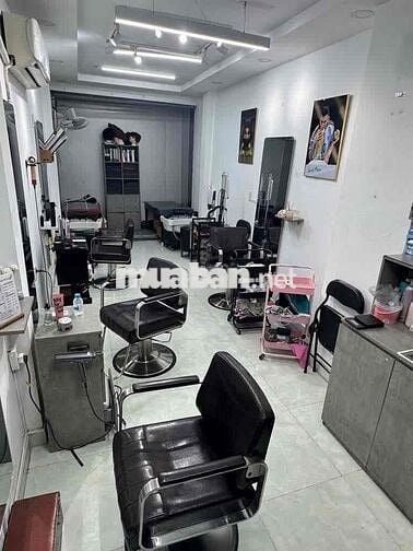Cho thuê mb nhà 1 trệt 2 lầu mặt tiền Nguyễn Phúc Nguyên Q3