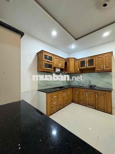 Giá 4tr2 tách bếp tolet riêng có hỗ trợ nt cơ bản theo nhu cầu khách
