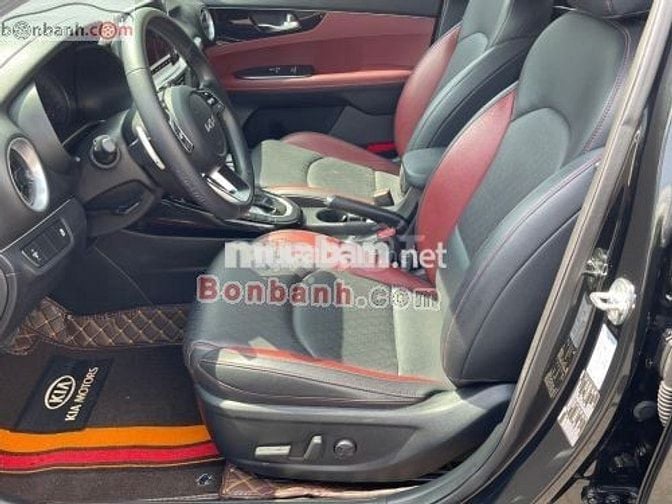 Kia K3 Premium 2.0 AT 2022