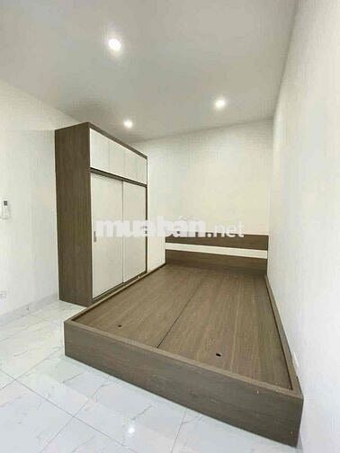 CCMN 7 tầng thang máy !14 phòng full kín,Dòng tiền 75tr/tháng
