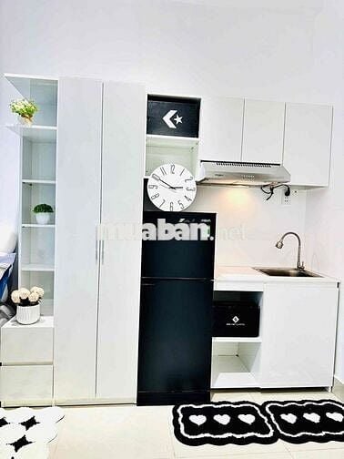 Cho thuê studio ban công nội thất đầy đủ gần Vòng Xoay Lăng Cha Cả