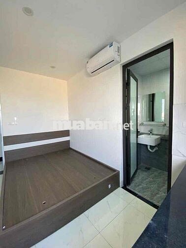 CCMN 7 tầng thang máy !14 phòng full kín,Dòng tiền 75tr/tháng