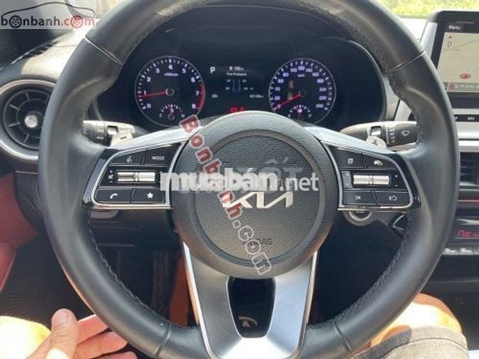 Kia K3 Premium 2.0 AT 2022