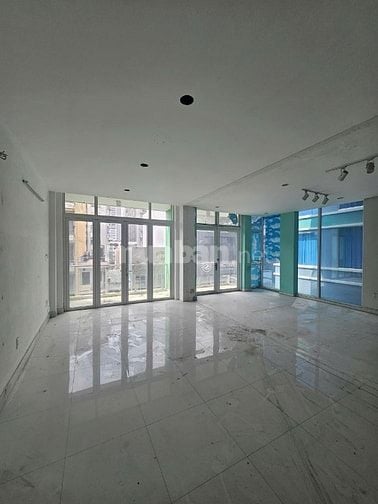 Cho thuê Mbkd 330m2 căn góc MẶT TIỀN Phố THỜI TRANG Nguyễn Trãi