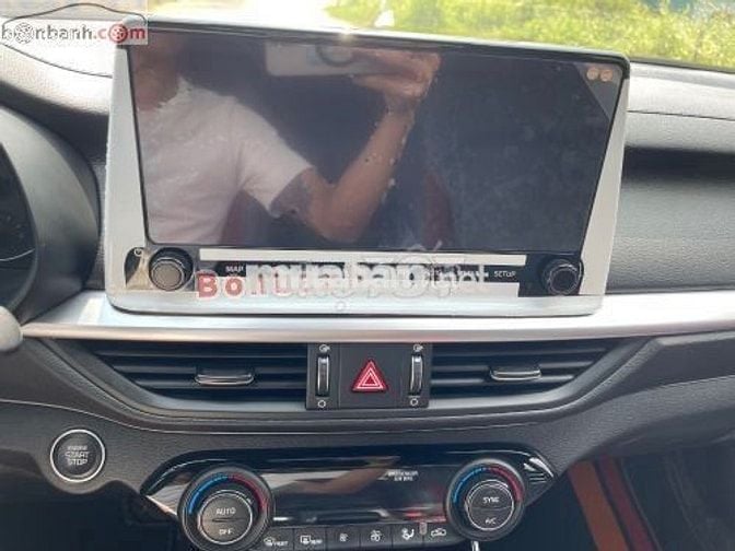 Kia K3 Premium 2.0 AT 2022