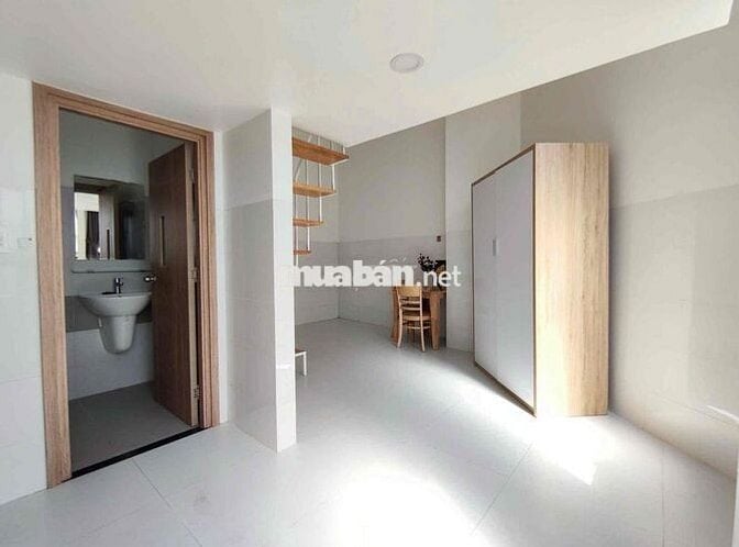 Cho thuê Căn Duplex/ cửa sổ thoáng khu Bàu Cát gần đại học Văn Hiến