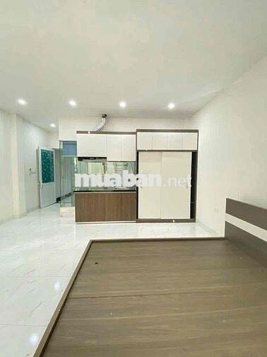 CCMN 7 tầng thang máy !14 phòng full kín,Dòng tiền 75tr/tháng