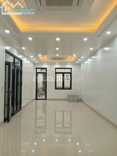 Cho thuê nhà ngõ 170 hoàng ngân 48m x6T , ô tô đỗ cửa