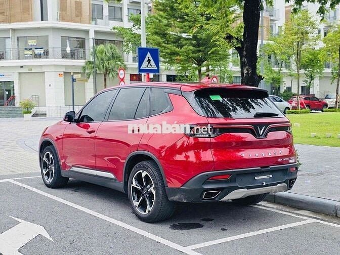 VinFast Lux SA2.0 2020 2.0 AT - 70000 km
